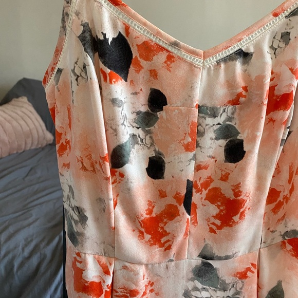 Dynamite Dress - Picture 2 of 4